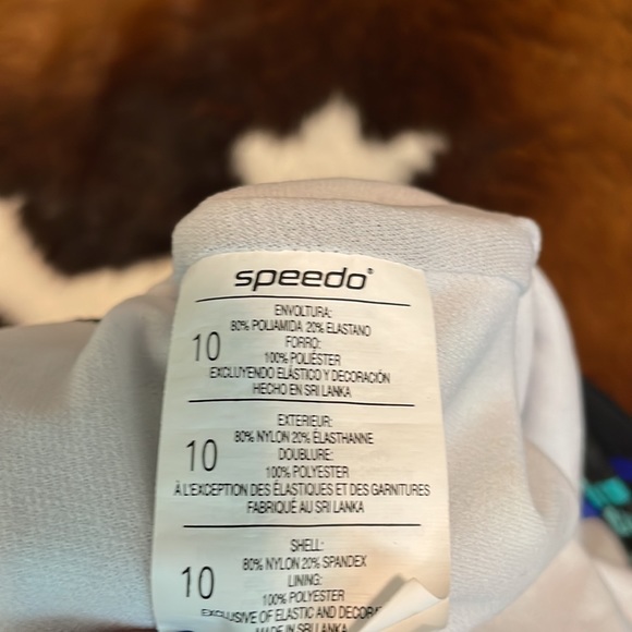 Speedo One Piece Never Worn - Picture 3 of 3